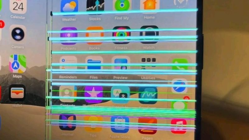 Foldable iPhone Duo Owners Report Cracked Screens, Display Lines, and Dead Pixels