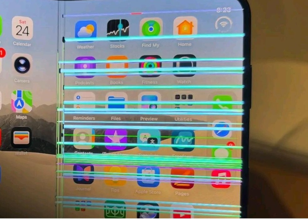 Foldable iPhone Duo Owners Report Cracked Screens, Display Lines, and Dead Pixels